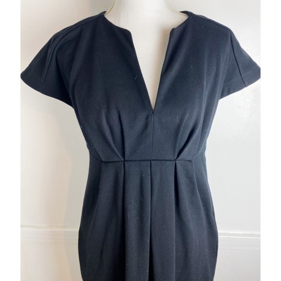 Adrienne Vittadini • Black Short Sleeve Dress - Picture 2 of 4
